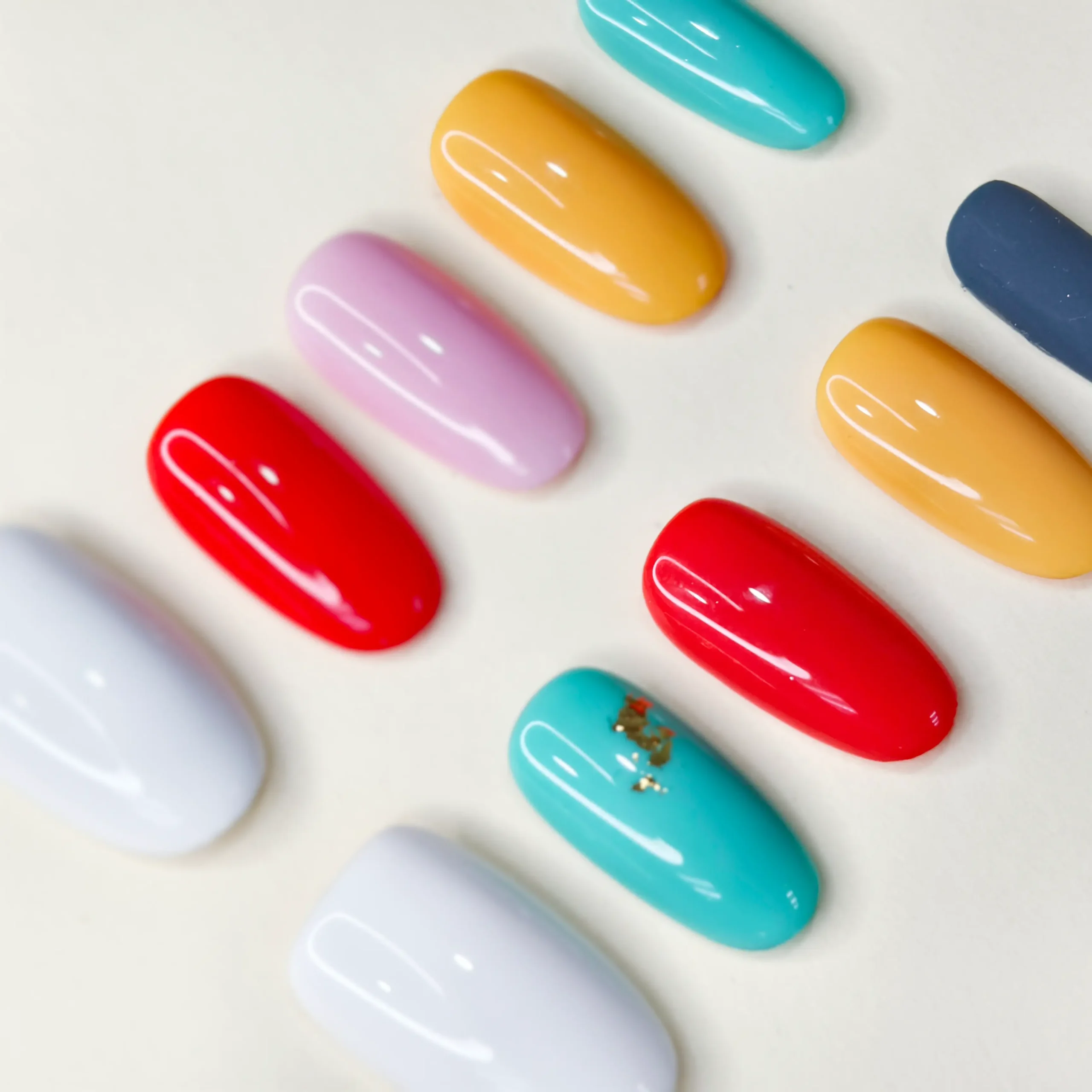 Clivia Candy Color Press-On Nail Kit - Image 2