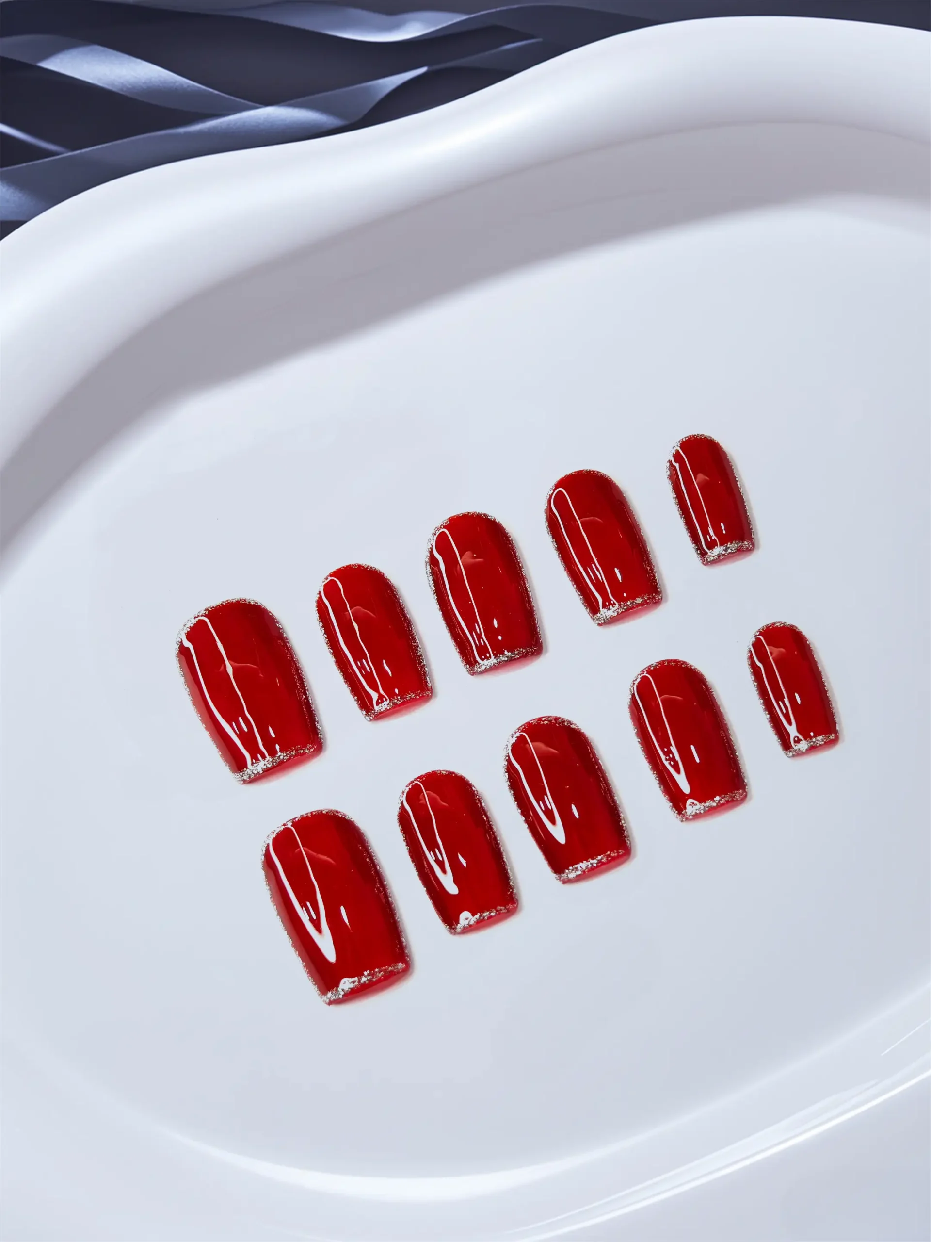 Clivia Shiny Red Press-On Nails for Daily & Party - Image 4