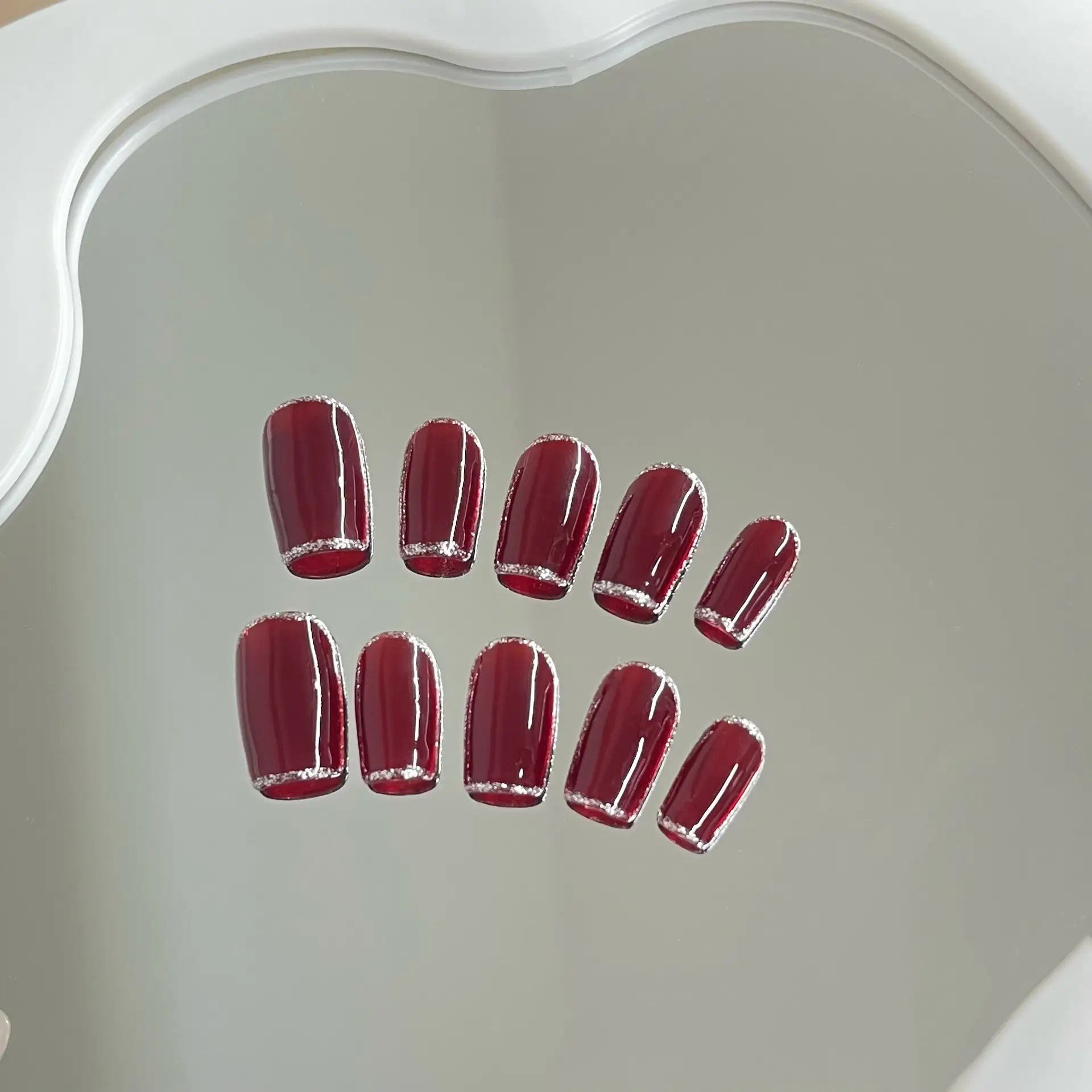 Clivia Shiny Red Press-On Nails for Daily & Party - Image 5