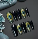 Clivia Eye of the Demon Gradient Cat Eye Nails