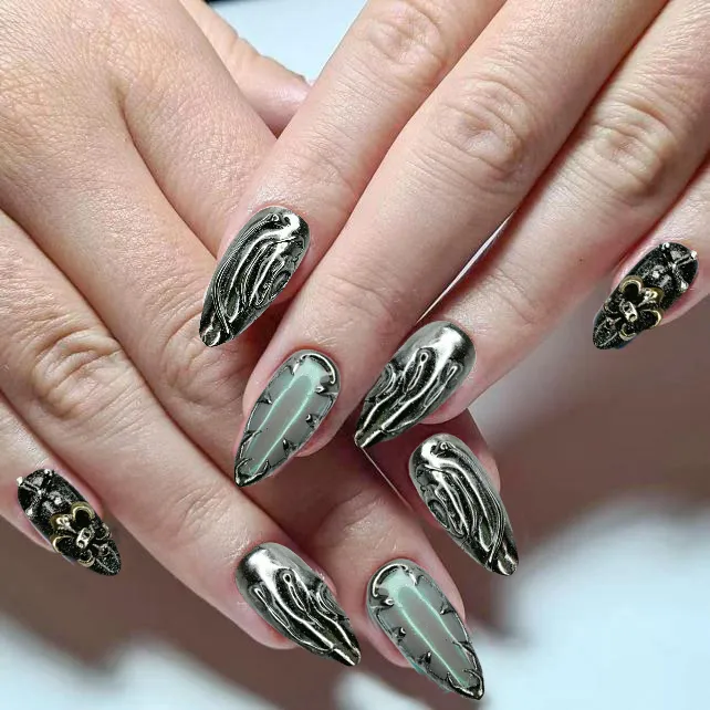 Clivia Black & Silver Press-On Nails – Butterfly & Diamond Glint Design