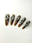 Clivia Press-On Nails – Pearl & Diamond Accent Design