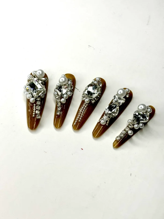 Clivia Press-On Nails – Pearl & Diamond Accent Design - Image 2